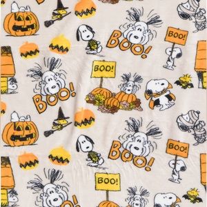 Peanuts Snoopy 50 Years Great Pumpkin Plush Throw Blanket-NWT! Halloween Blanket